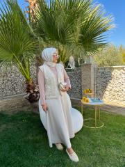 bej nakışlı yelek