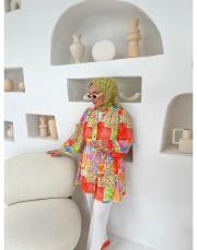 çok renkli lora desenli gömlek